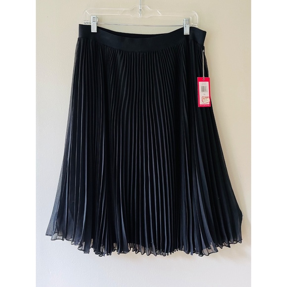 VINCE CAMUTO Sz M Black Pleated Chiffon Midi Skirt Elastic Waist Pull On - Picture 2 of 7